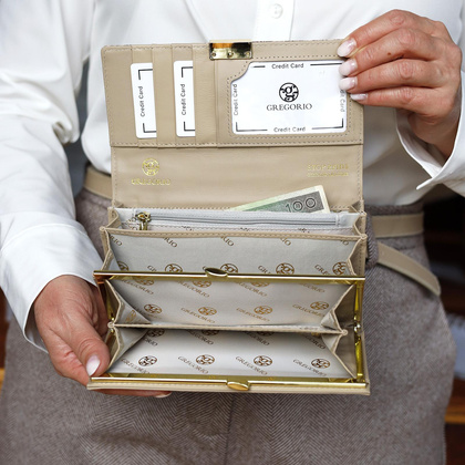 Duży damski portfel skórzany, wytłaczany rysunek skóry węża