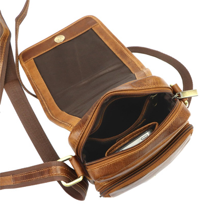 Klasyczna skórzana saszetka męska, na ramię, zameczki, kieszonki