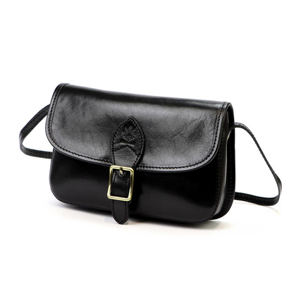 Mała listonoszka na pasku, noszona przez ramię, skóra naturalna 