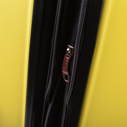 Średnia walizka WINGS 2011 M Żółta