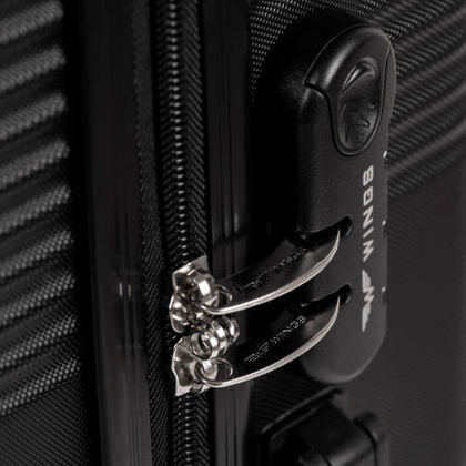 Duża walizka WINGS 5398 L Czarna