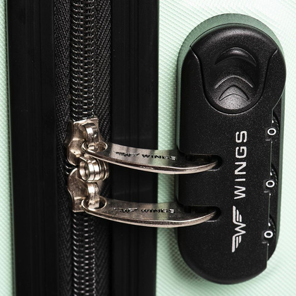 Średnia walizka WINGS AT01 M Żółta