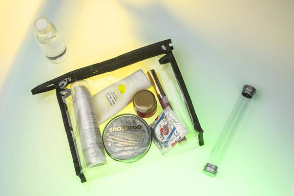 Kosmetyczka SHARON 20331 Przeźroczysty