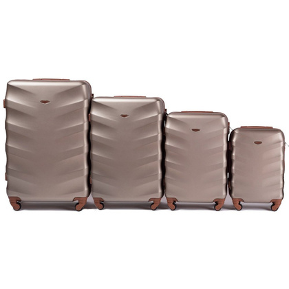 Zestaw 4 walizek WINGS 402 Złote