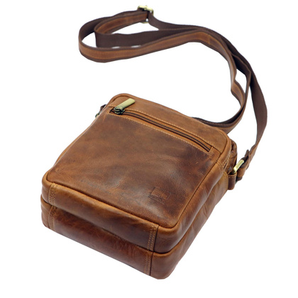 Klasyczna skórzana saszetka męska, na ramię