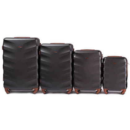 Zestaw 4 walizek WINGS 402 Czarne