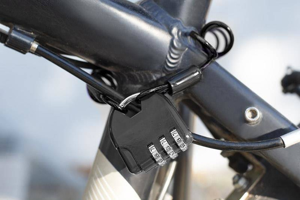 Kłódka ADO 17825-02 Czarny